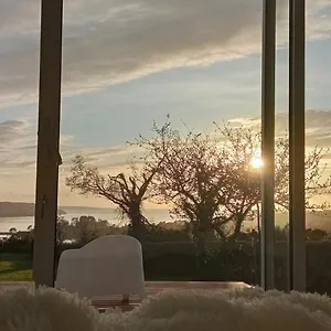 Avec Terrasse Privative Et Vue , Hanvec Frankrijk