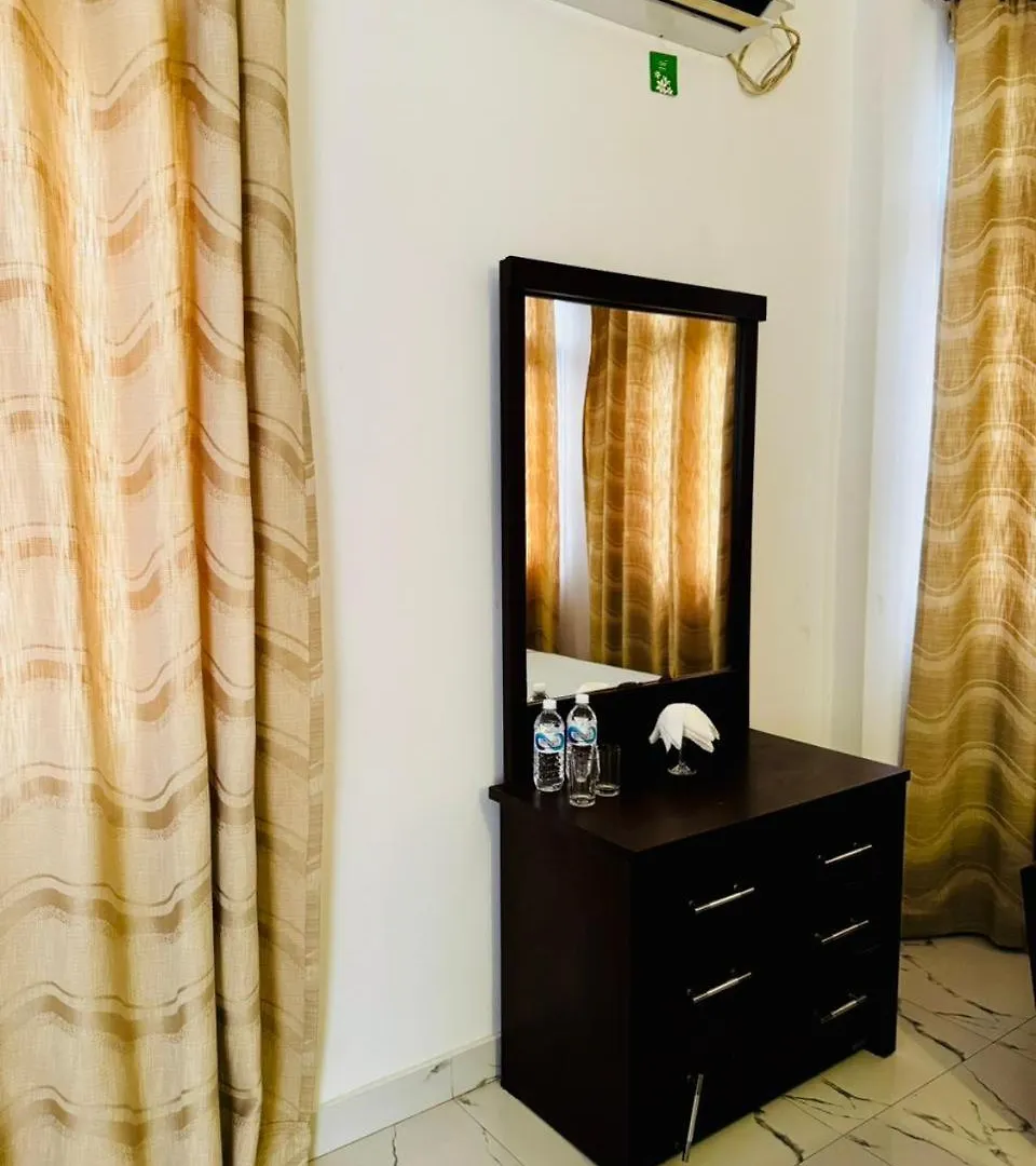**  Mamma Raji Hotel - Freedom Paradise Negombo Sri Lanka